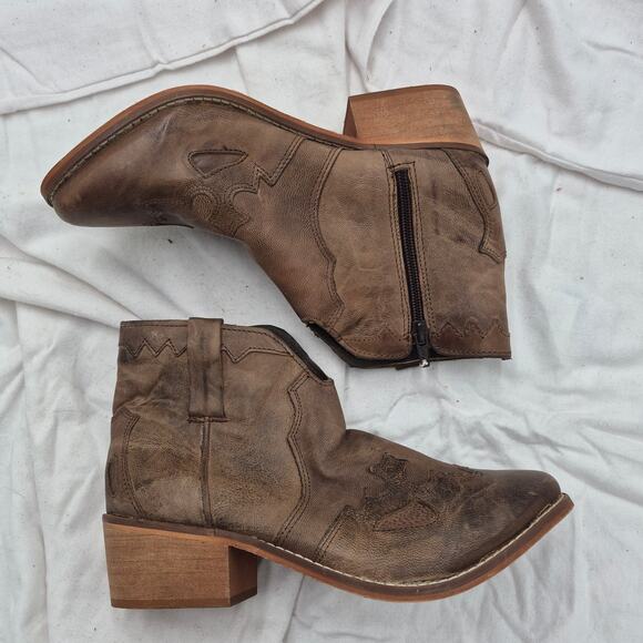 Very Volatile Women's Drexel leather Ankle Boot western-inspired bootie size 7 - Picture 2 of 8